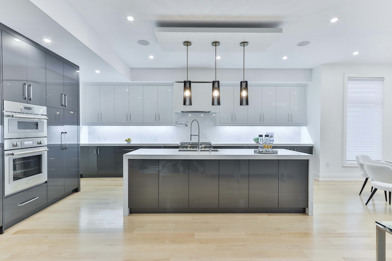 Custom Cabinets vs Stock: Making the Right Choice for Your Home